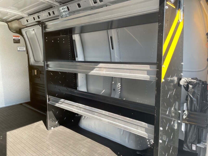 2025 Chevrolet Express 2500