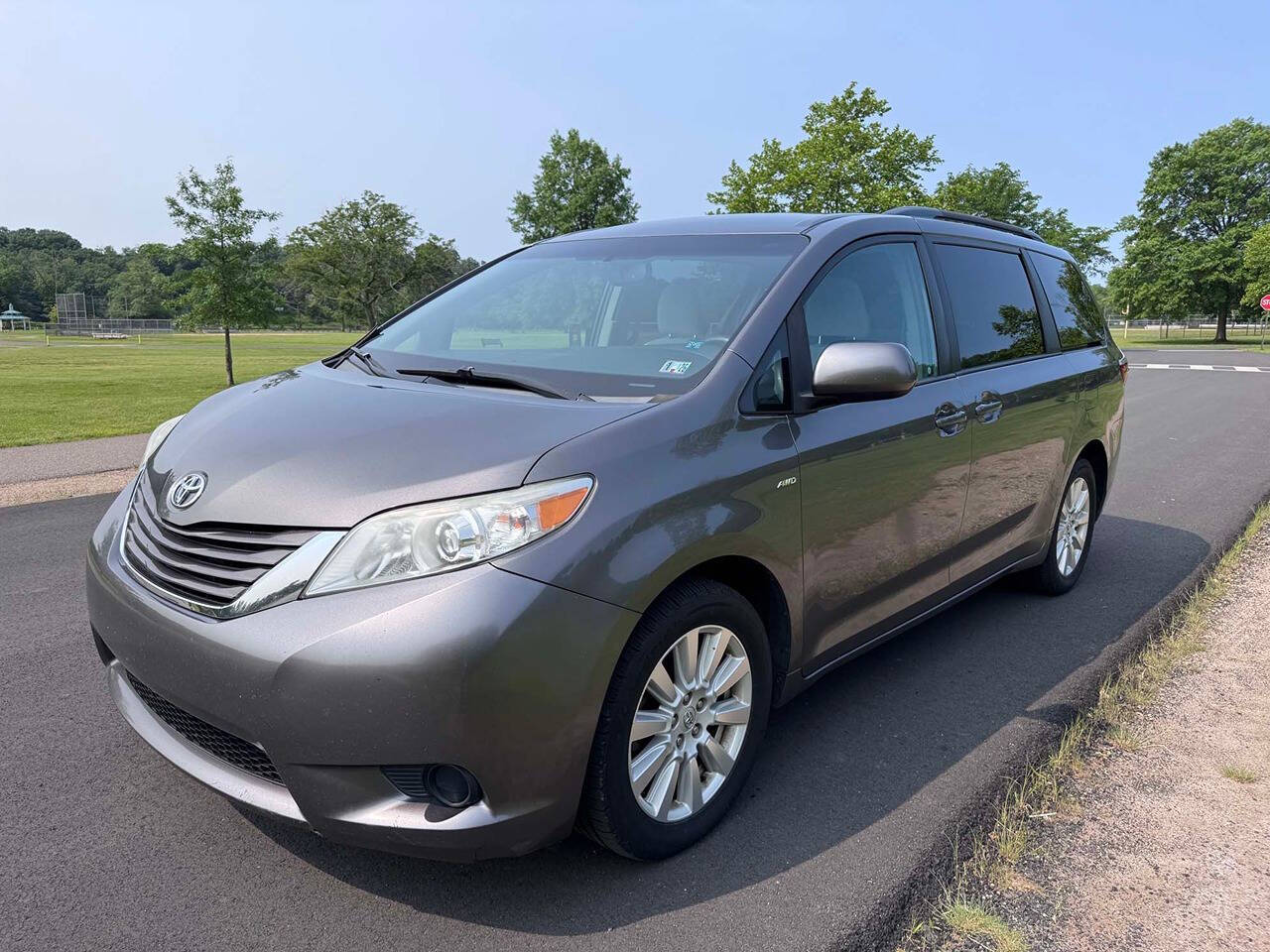 2017 Toyota Sienna 21