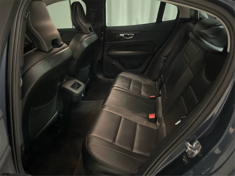 2020 Volvo S60 T5 Momentum