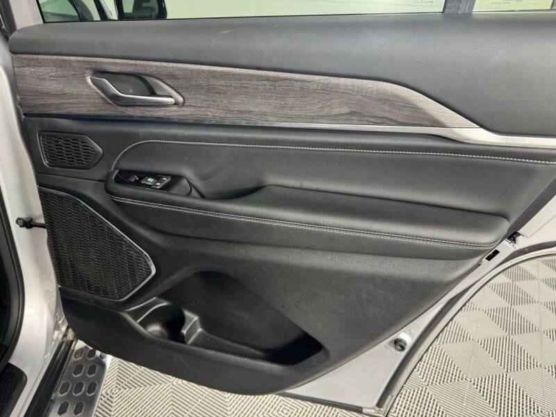 2023 Jeep Grand Cherokee L Overland