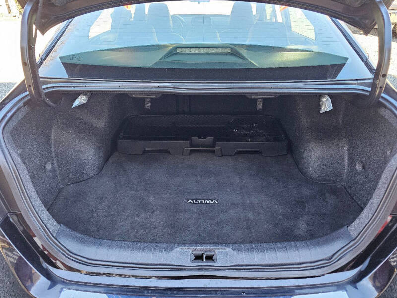 2022 Nissan Altima 2.5 SR