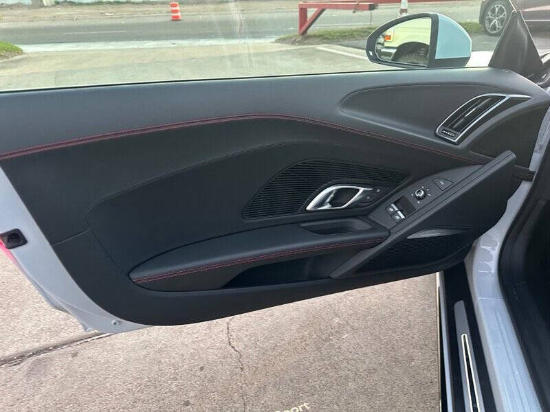 2023 Audi R8 5.2 V10 performance