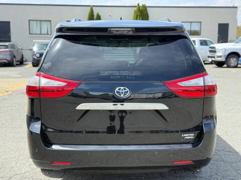 2015 Toyota Sienna