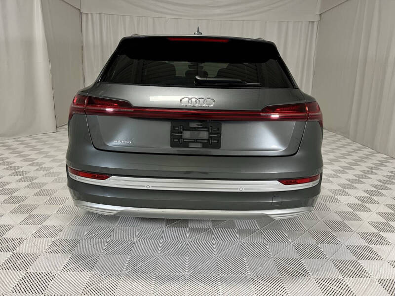2019 Audi e-tron quattro Prestige