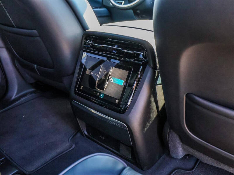 2025 Cadillac Escalade IQ Sport 2