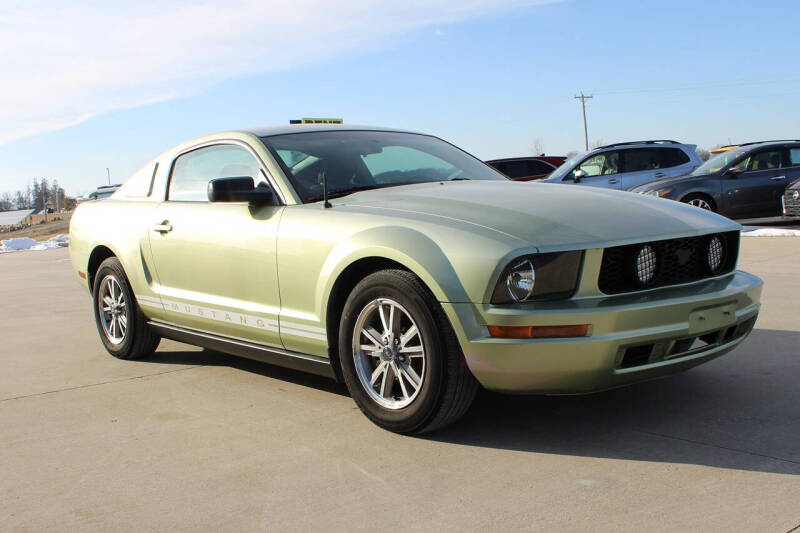 2005 Ford Mustang V6 Deluxe