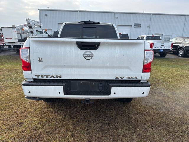 2024 Nissan Titan SV