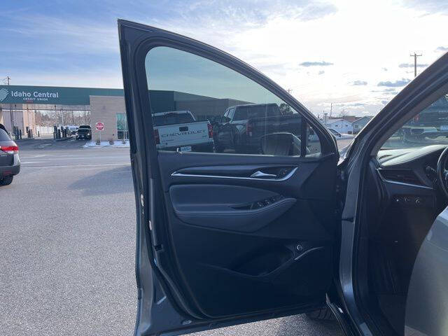 2021 Buick Enclave Essence