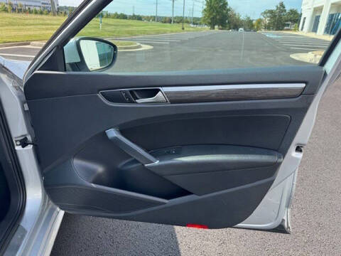 2017 Volkswagen Passat V6 SEL Premium