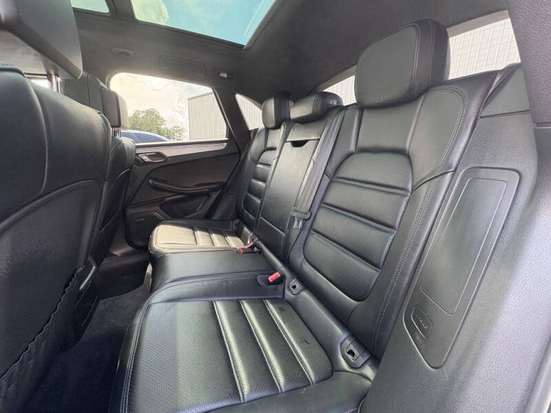 2015 Porsche Macan Turbo