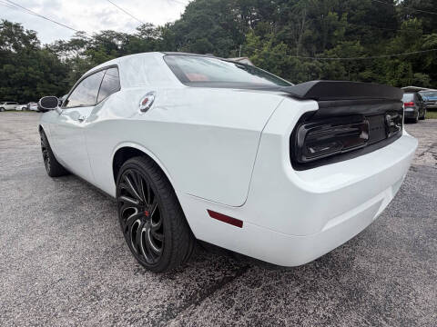 2017 Dodge Challenger SXT Plus