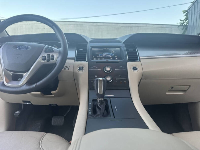 2015 Ford Taurus SEL