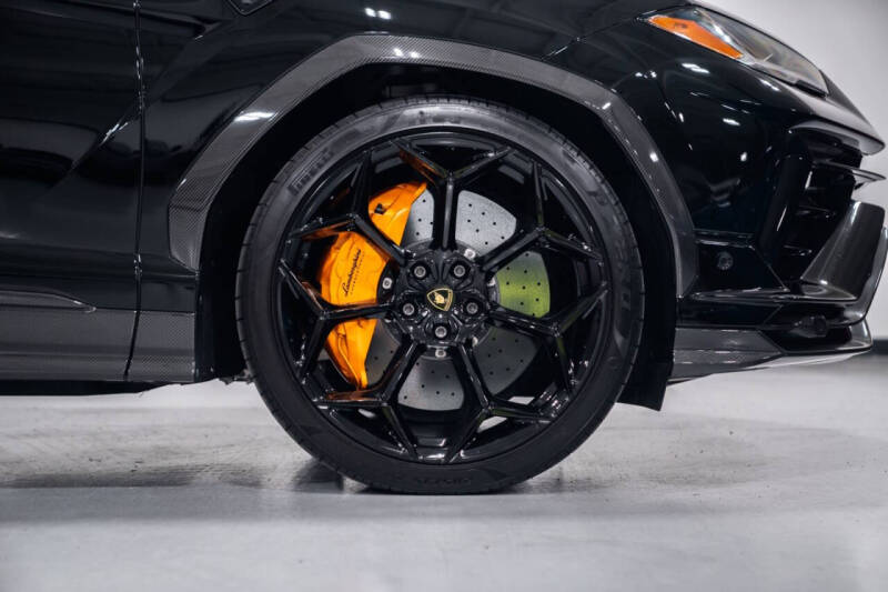 2024 Lamborghini Urus Performante