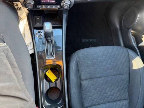 2022 Nissan Kicks SV