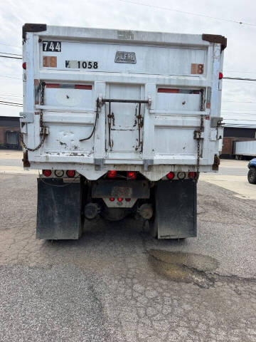 1997 Ford LT9000