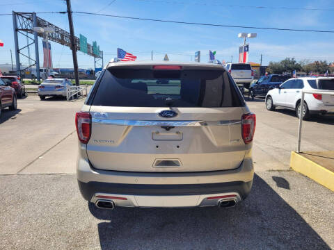 2017 Ford Explorer Platinum