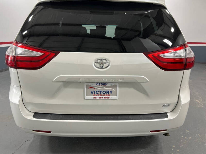 2015 Toyota Sienna XLE 8-Passenger