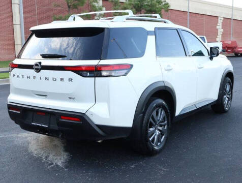 2024 Nissan Pathfinder SV
