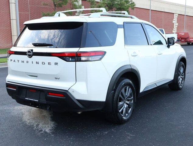 2024 Nissan Pathfinder SV