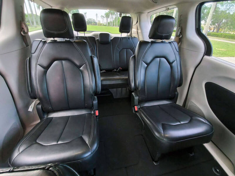 2021 Chrysler Voyager LXi