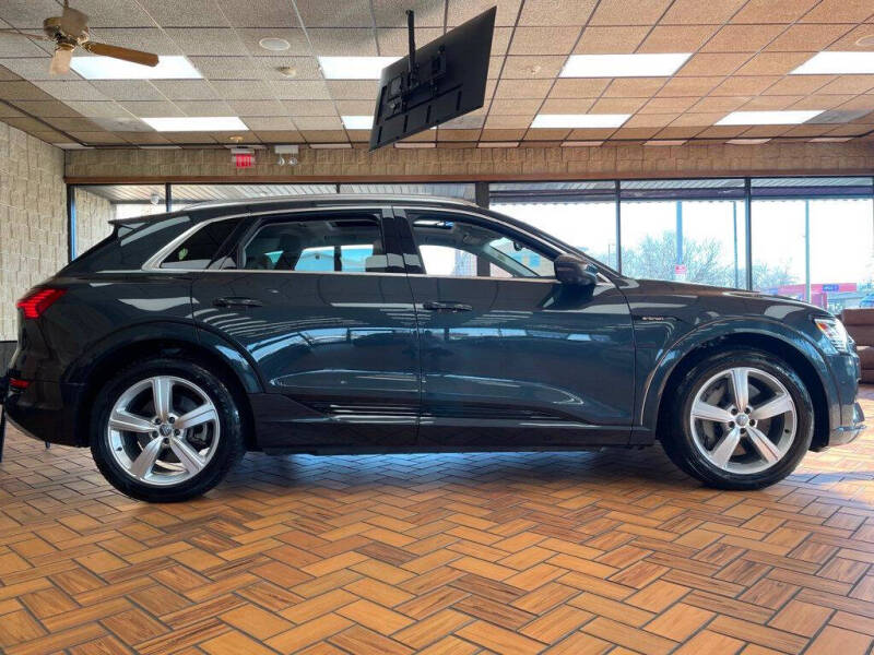 2019 Audi e-tron quattro Premium Plus