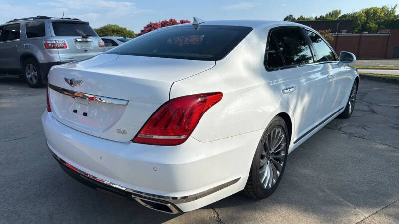 2017 Genesis G90