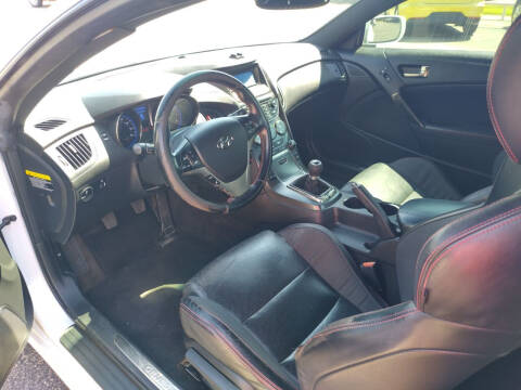 2014 Hyundai Genesis Coupe 2.0T R-Spec