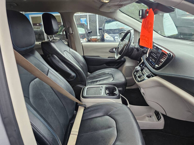 2021 Chrysler Pacifica Touring L