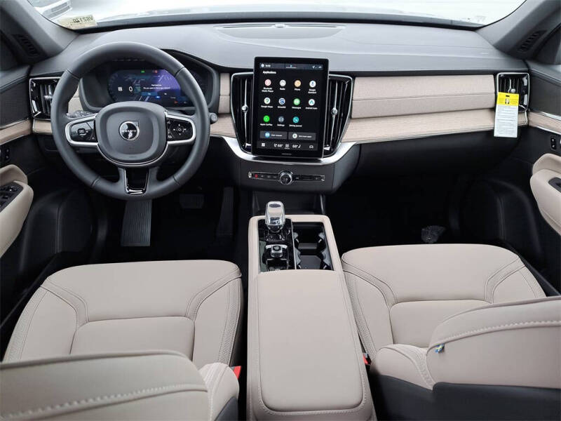 2026 Volvo XC90 B6 Core