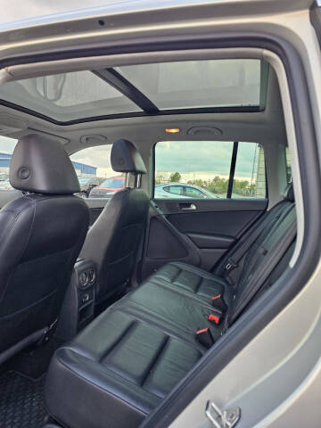 2011 Volkswagen Tiguan SEL 4Motion