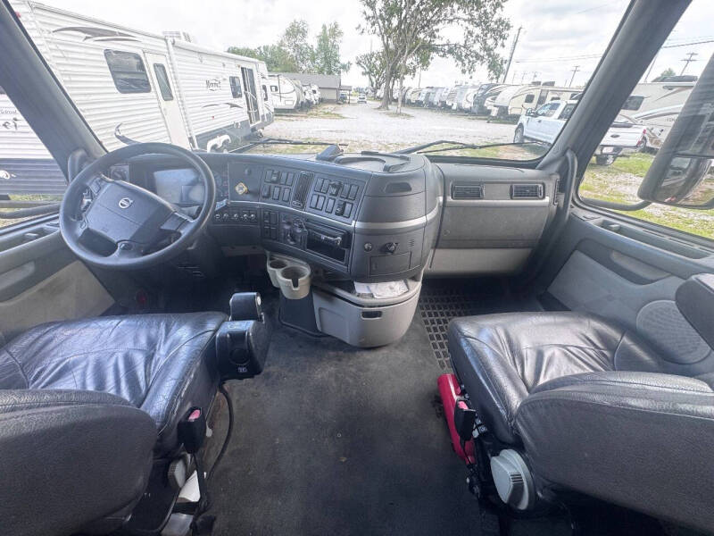 2007 Volvo Showhauler