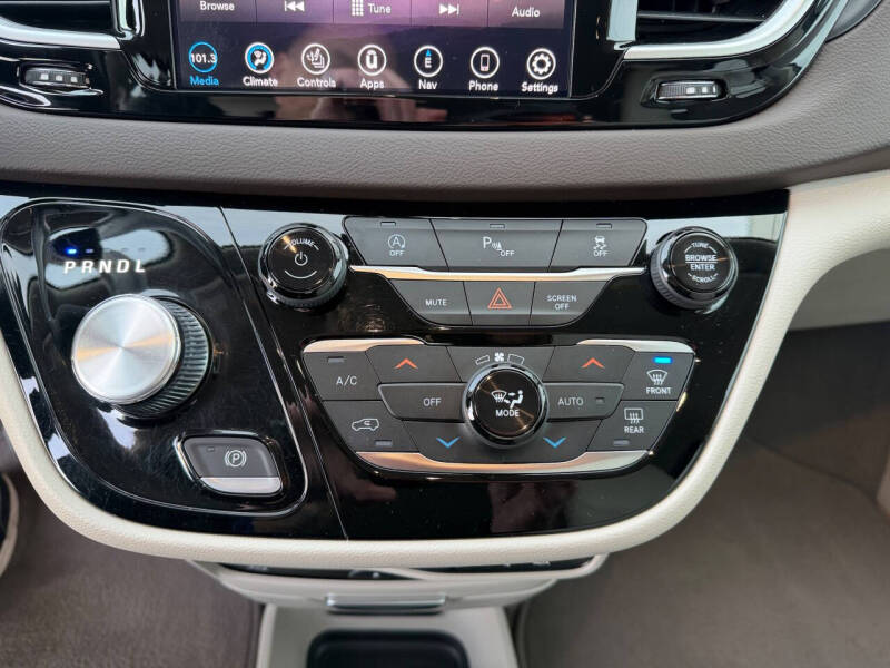 2020 Chrysler Pacifica Touring L Plus