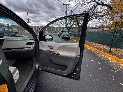 2013 Toyota Sienna Limited 7-Passenger