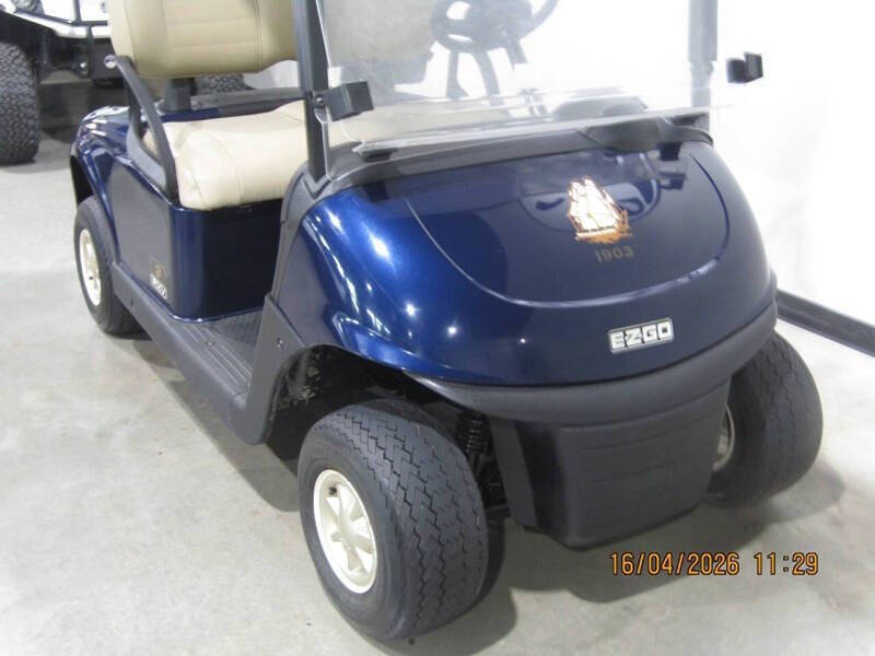 2020 E-Z-GO RXV