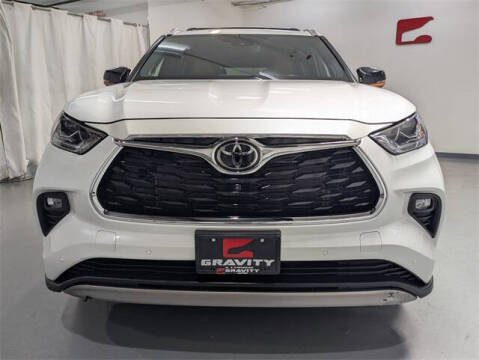 2023 Toyota Highlander Platinum