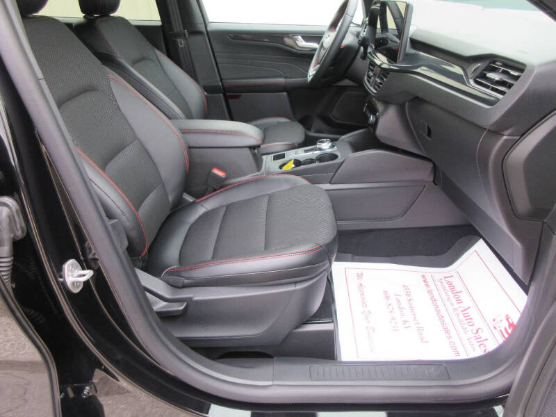 2026 Ford Escape ST-Line Select
