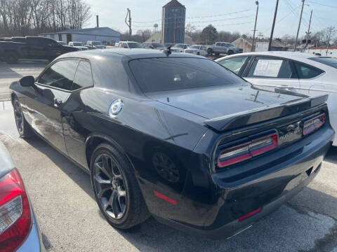 2015 Dodge Challenger SXT Plus