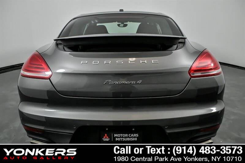 2016 Porsche Panamera