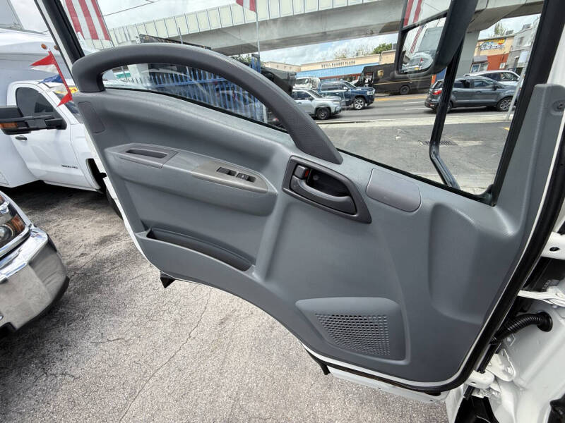 2014 Isuzu NPR