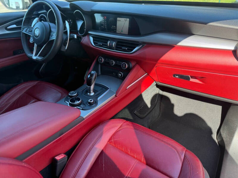 2018 Alfa Romeo Stelvio Sport