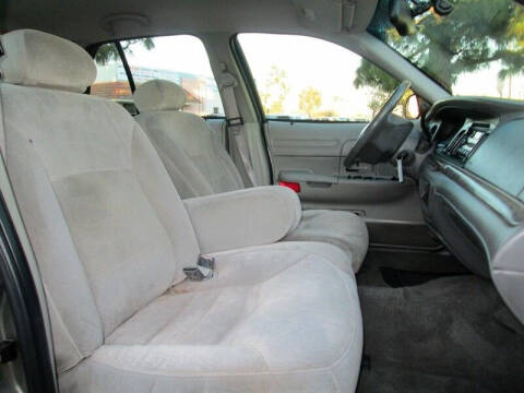 2000 Ford Crown Victoria LX