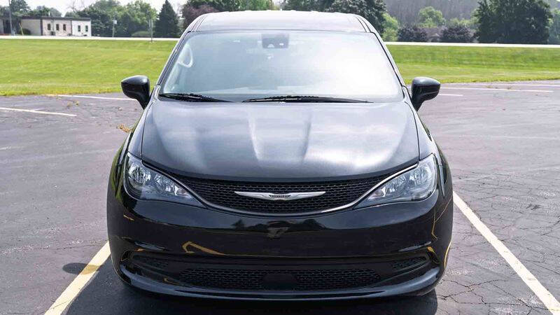 2024 Chrysler Voyager LX