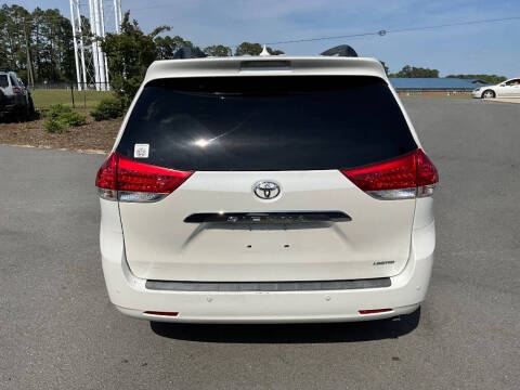 2011 Toyota Sienna Limited 7-Passenger