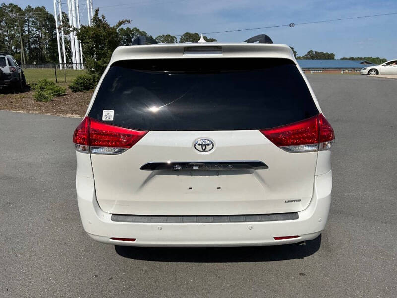 2011 Toyota Sienna Limited 7-Passenger