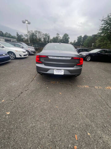 2017 Volvo S90 T5 Momentum