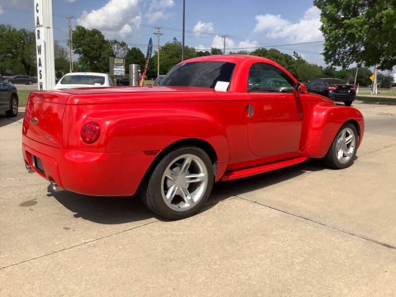 2004 Chevrolet SSR LS