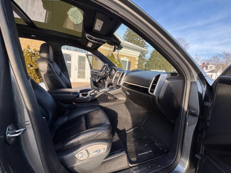 2016 Porsche Cayenne S E-Hybrid