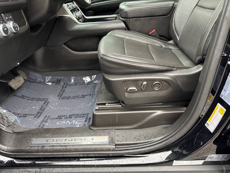 2023 GMC Yukon XL Denali