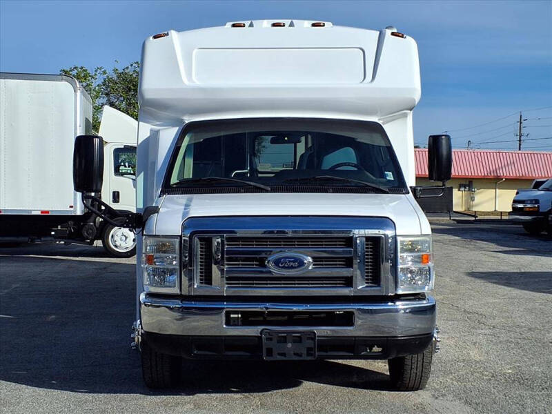 2018 Ford E-Series E-450 SD