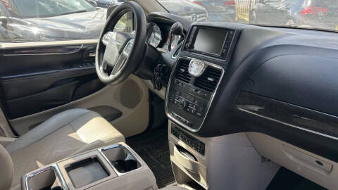 2011 Chrysler Town and Country Touring-L